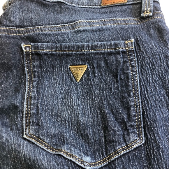 GUESS Women’s size 29
Low-Rise Power Skinny Jeans - Picture 3 of 13